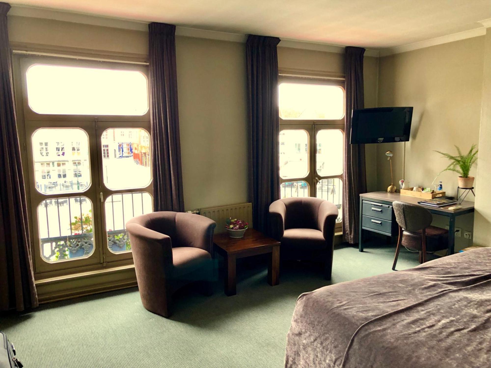 Grand Cafe De Bourgondier Hotel *